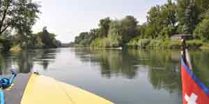 Unterwegs mit dem Boot auf der Limmat.